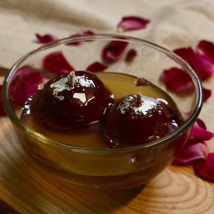 Gulab Jamun Scented Candle Diwali Edition - Apple & Cinnamon Fragrance